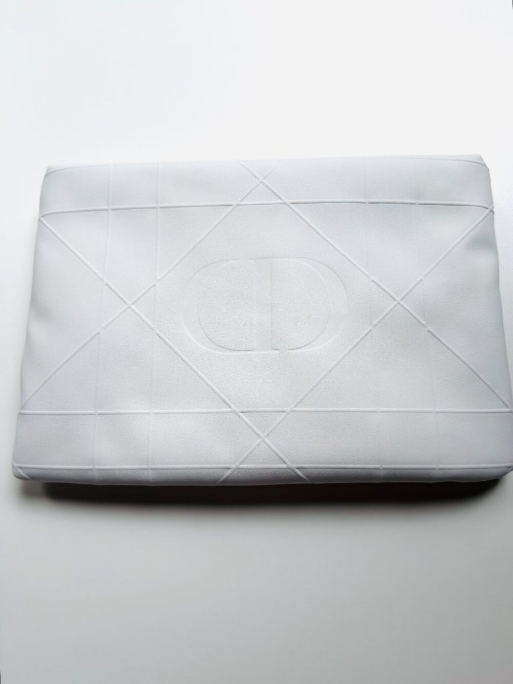 3981 DIOR WHITE FLAT POUCH HAND BAG